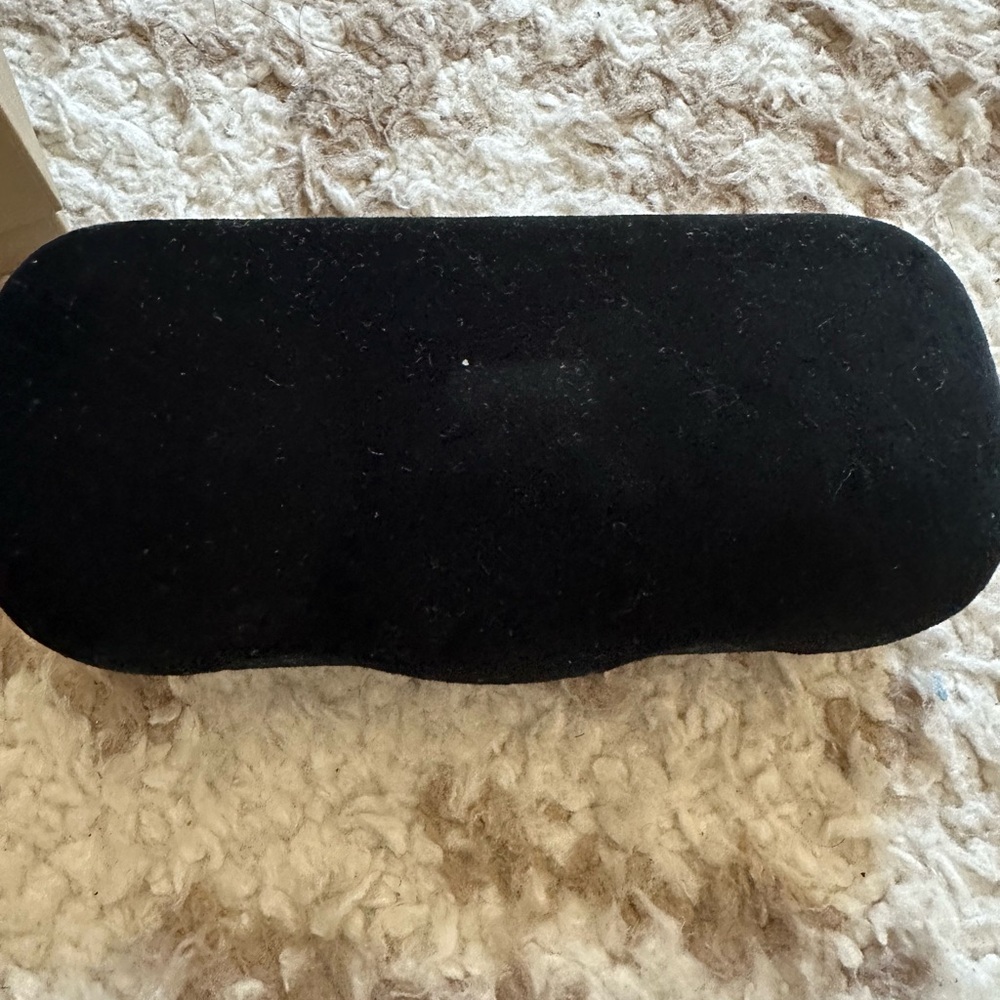 Gucci shades never worn . Authentic